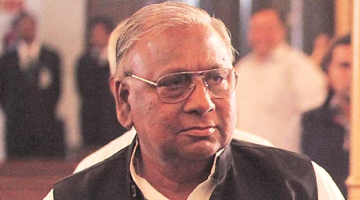 Former Congress MP Hanumantha Rao seen shouting at policeman in video